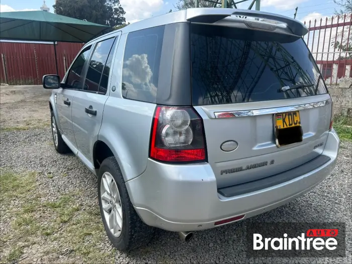 Landrover Freelander HSE i6 — Steering & Dash