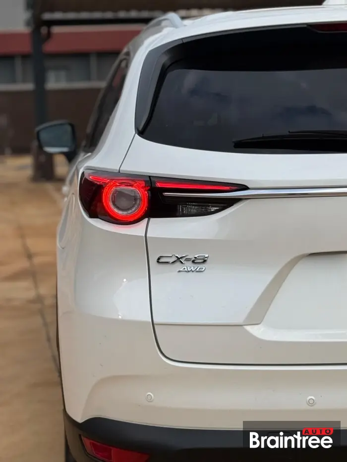 Mazda CX-8 25T L Package — Steering & Dash