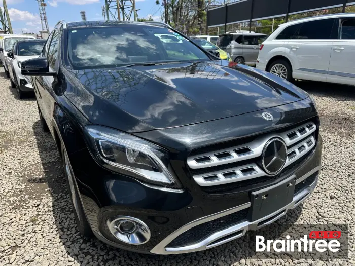 Mercedes A-Class A180 — Front Row