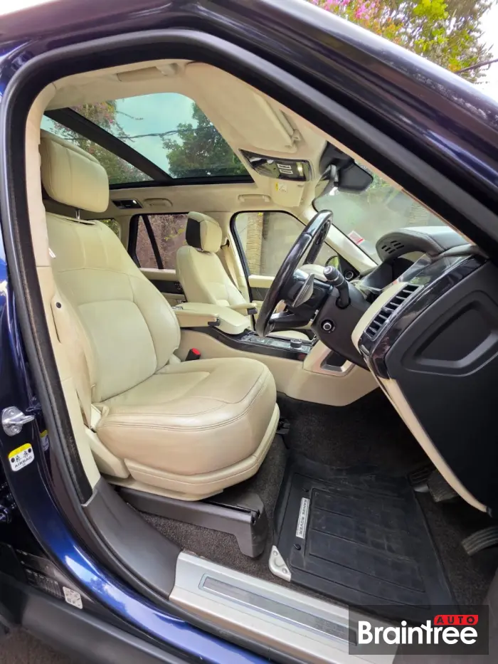 Landrover Range Rover  T/c  5 Door 530PS Autobiography — Rear View