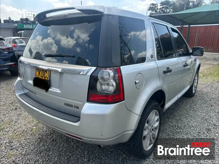 Landrover Freelander HSE i6 — Second Row