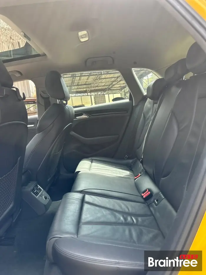 Audi A3 Sportback 30 Tfsi S Line — Wheels/Tires